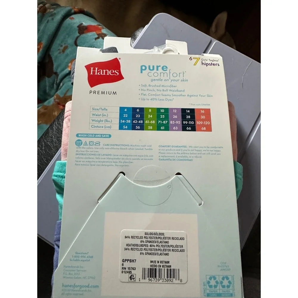 Hanes - Picture 2 of 3